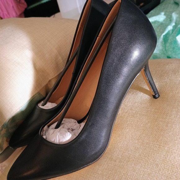 Black high heels - Picture 7 of 9